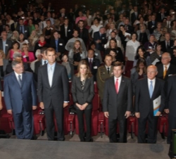Los Príncipes de Asturias durante el acto