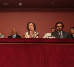 La Reina, acompañada por la subsecretaria de Cultura, Mercedes Elvira del Palacio, y el presidente de la Fundación de Música Ferrer-Salat, Sergi Ferre