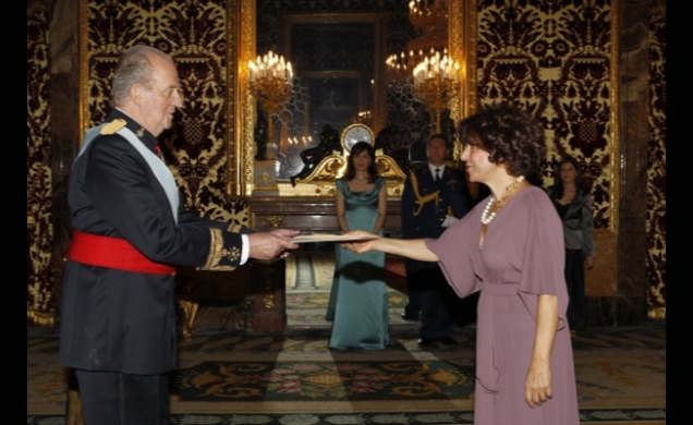 Su Majestad el Rey recibe la credencial de la embajadora de la República de Turquía