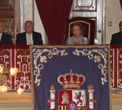Doña Sofía en el Palco de Honor del Teatro Campoamor