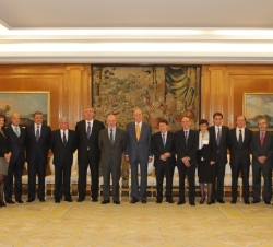 Don Juan Carlos con los miembros del Consejo de Administración de Bankia