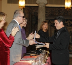 Su Majestad el Rey hace entrega de la Medalla a Alejandro Sánchez Pizarro'Alejandro Sanz'