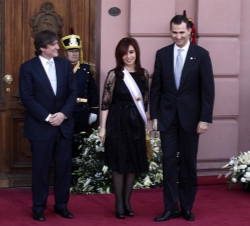 Su Alteza Real junto a la Presidenta electa, Cristina Fernández