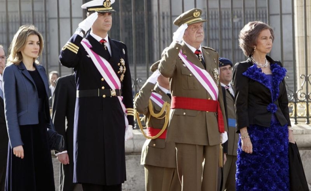 Sus Majestades los Reyes acompañados por Sus Altezas Reales los Príncipes de Asturias