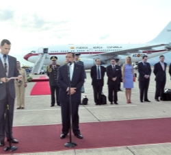 Don Felipe durante su discurso a su llegada a Honduras