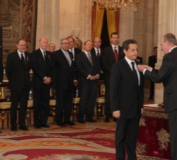 El Rey impone el Toisón de Oro a Nicolas Sarkozy