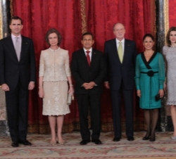 Sus Majestades los Reyes, Sus Altezas Reales los Príncipes de Asturias y el Presidente de Perú y esposa