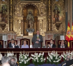 Don Juan Carlos agradece los aplausos tras sus palabras
