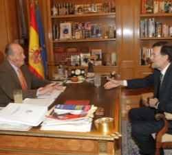 Don Juan Carlos, con el Presidente del Gobierno, Mariano Rajoy