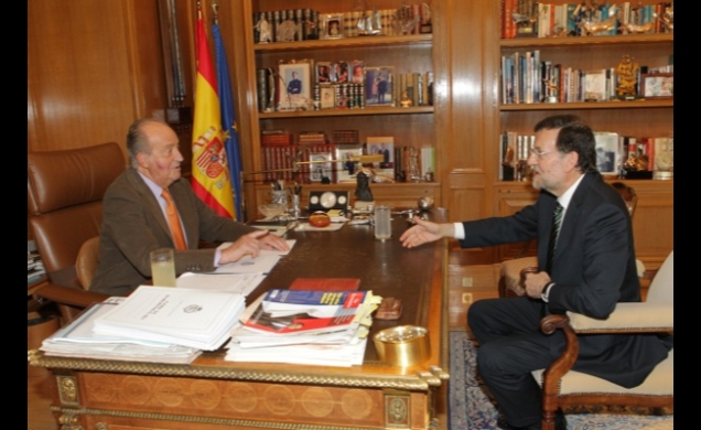 Don Juan Carlos, con el Presidente del Gobierno, Mariano Rajoy