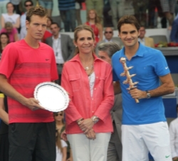 Su Alteza Real la Infanta Doña Elena junto a los jugadores Roger Federer y Tomas Berdych