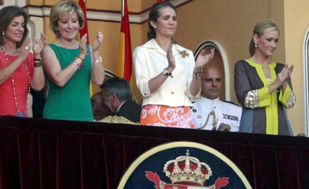 La Infanta Doña Elena, acompañada de la presidenta de la Comunidad de Madrid, Esperanza Aguirre, la delegada del Gobierno en Madrid, Cristina Cifuente