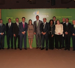 Fotografía de grupo de los Príncipes de Asturias con los miembros del Consejo de Administración de Iberdrola, miembros del Patronato de la Fundación I