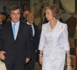 Doña Sofía, acompañada por el presidente del Consejo Superior de Deportes