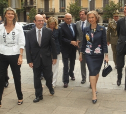 Su Majestad la Reina a su llegada a la sede del Colegio de Abogados de Barcelona