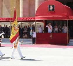 Sus Altezas Reales los Príncipes de Asturias durante el desfile