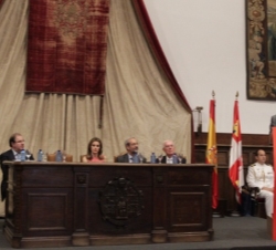 La Princesa, con el presidente de la Junta de Castilla y León, el rector de la Universidad de Salamanca, el secretario de Estado de Cooperación Intern