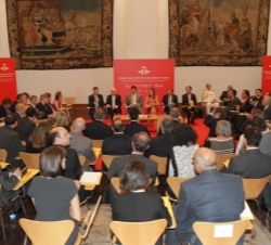 Vista general de la reunión de trabajo con los directores del Instituto Cervantes