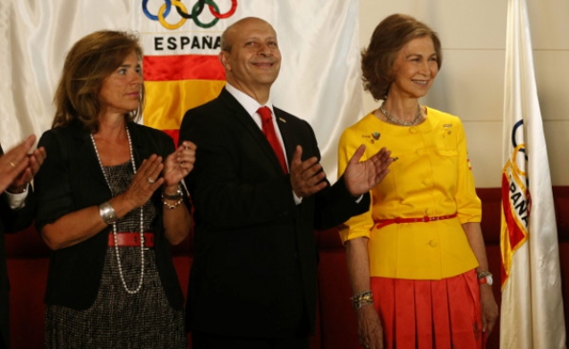 Inauguración de la Casa España "Londres 2012". Su Majestad la Reina junto al ministro de Educación, Cultura y Deporte, José Ignacio Wert y la alcaldes