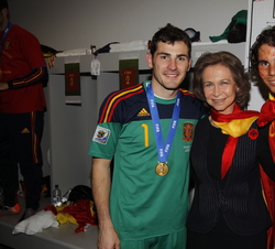 Her Majesty the Queen with Spanish athletes