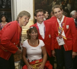 Asistencia a los XIV Juegos Paralímpicos "Londres 2012". La Infanta Doña Elena, con los deportistas españoles 