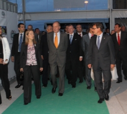 Inauguración de la nueva terminal de contenedores del Muelle Prat. Don Juan Carlos, acompañado por la ministra de Fomento, Ana Pastor,  y el president