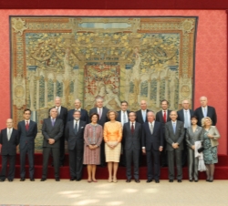 Audiencia a la Junta Directiva de la Asociación Hispania Nostra. Fotografía de grupo de Su Majestad la Reina con la Junta Directiva de la Asociación H