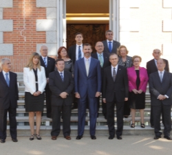Audiencia a la Junta Directiva de la Confederación de Casas Regionales y Provinciales de España. Fotografía de grupo