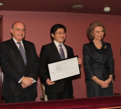 Entrega del XXIX Premio Reina Sofía de Composición Musical. Doña Sofía junto al galardonado, Hong-Jun Seo, el ministro del Interior, Jorge Fernández D