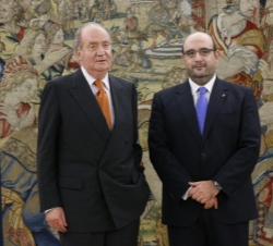 Don Juan Carlos acompañado por el presidente de la Central Sindical Independiente y de Funcionarios (CSI-F), Miguel Borra Izquierdo