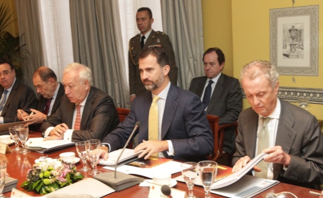 Reunión del Patronato del Real Instituto Elcano de Estudios Internacionales y Estratégicos. Don Felipe acompañado por José Manuel García-Margallo, Ped