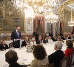 Vista general del Comedor de Gala durante la intervención del Príncipe de Asturias