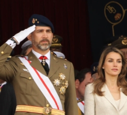 Don Felipe y Doña Letizia, durante el acto de Jura de Bandera