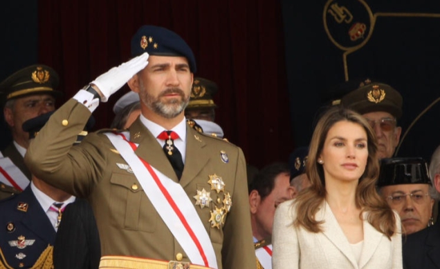 Don Felipe y Doña Letizia, durante el acto de Jura de Bandera