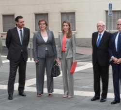 La Princesa de Asturias, con la secretaria de Estado de Comunicación, el presidente del Real Patronato del Museo Nacional del Prado, el vicepresidente