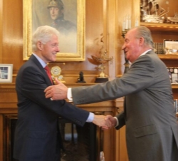 Don Juan Carlos recibe a Bill Clinton, Expresidente de los Estados Unidos de América
