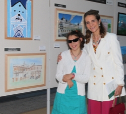 Su Alteza Real la Infanta Doña Elena, con la ganadora del primer premio de Educación Especial