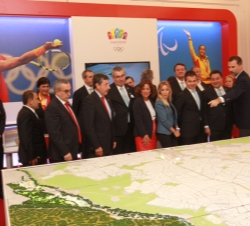El Príncipe de Asturias explica la candidatura española Madrid 2020 a los representantes de la candidatura turca de Estambul