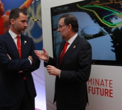 El Príncipe de Asturias conversa con el presidente del Gobierno, Mariano Rajoy