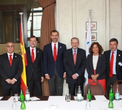La delegación española de Madrid 2020 junto a miembros del COI durante el encuentro mantenido
