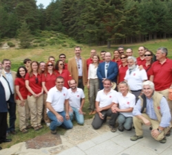 Sus Altezas Reales los Príncipes de Asturias junto al personal técnico del Parque Nacional de Guadarrama
