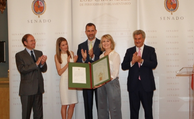 Los Príncipes de Asturias hacen entrega del Premio "Luis Caradell" a la periodista María Fernández Rey en presencia de los presidentes del Senado y de