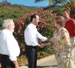 Su Majestad la Reina recibe el saludo del presidente de la Comunidad Autónoma de las Illes Balears, José Ramón Bauza