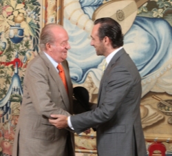 Su Majestad el Rey recibe en audiencia en el Palacio Real de La Almudaina al presidente del Gobierno de las Illes Balears, José Ramón Bauzá Díaz