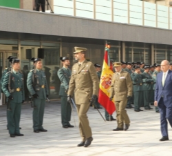 El Príncipe de Asturias pasa revista a las Unidades
