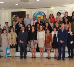 La Princesa de Asturias, con los participantes en el I Encuentro Iberoamericano de Enfermedades Raras