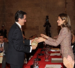 La Princesa de Asturias entrega el Premio de Investigación médica a Jesús San Miguel