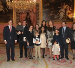 Doña Sofía, con Nuno Júdice y su familia