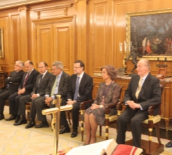 Don Juan Carlos y Doña Sofía acompañados por el presidente del Gobierno, el presidente del Congreso de los Diputados, el presidente del Senado, el pre