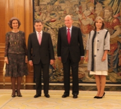 Sus Majestades los Reyes con Sus Excelencias el Presidente de la República de Colombia, Sr. Juan Manuel Santos Calderón, y Sra. de Santos
